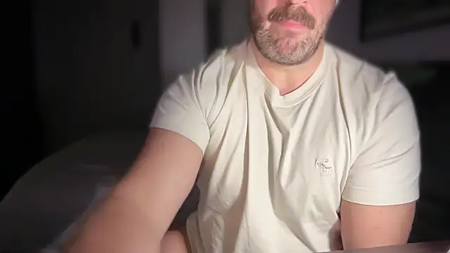 Snapshot of Mr_Beef chatting on November 18, 8:46 pm Mr Beef online show from November 18, 8:46 pm