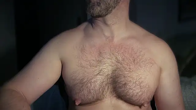 Snapshot of Mr_Beef chatting on December 14, 12:16 am Mr Beef online show from December 14, 12:16 am