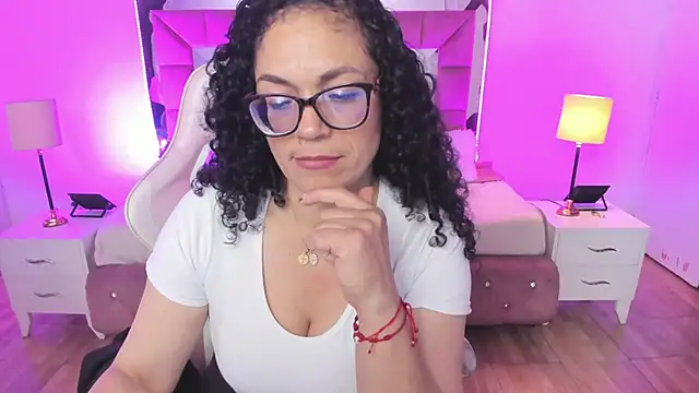 Aliciia cute1 online show from January 31, 10:10 pm