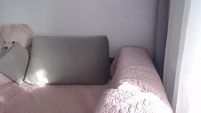  JustmeHere  online show from December 15, 10:19 am