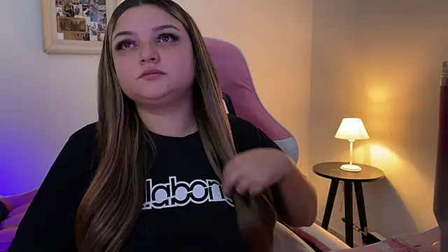 SweetPaige  online show from April 5, 3:09 pm