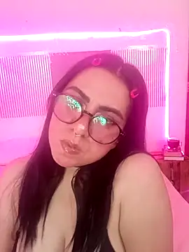 Snapshot of Celestte22 chatting on April 27, 10:19 pm Celestte22 online show from April 27, 10:19 pm