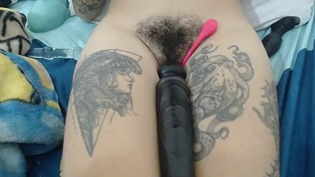 Snapshot of meganfoxx9 chatting on December 1, 10:53 pm meganfoxx9 online show from December 1, 10:53 pm