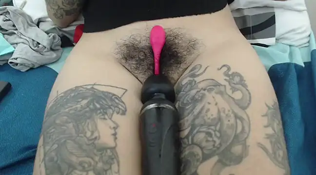 Snapshot of meganfoxx9 chatting on December 13, 10:55 pm meganfoxx9 online show from December 13, 10:55 pm