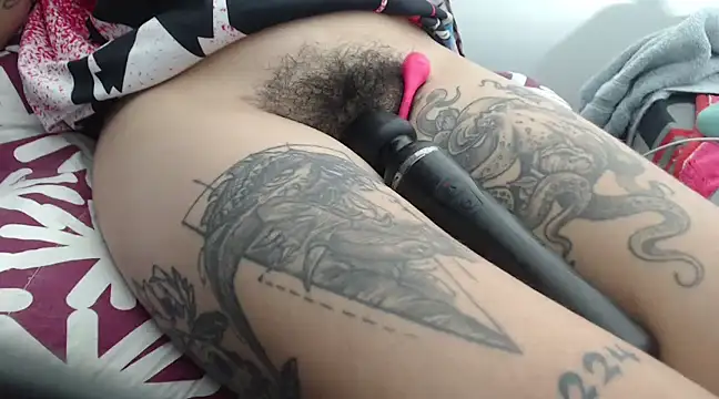 Snapshot of meganfoxx9 chatting on February 22, 5:44 am meganfoxx9 online show from February 22, 5:44 am