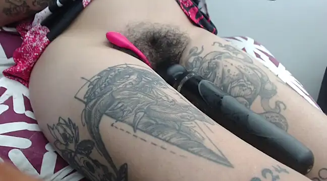 Snapshot of meganfoxx9 chatting on February 25, 3:42 am meganfoxx9 online show from February 25, 3:42 am