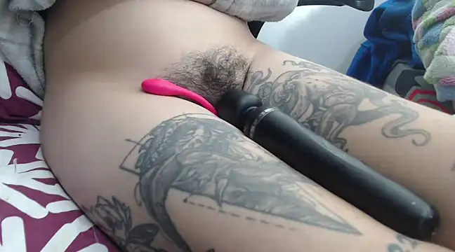 Snapshot of meganfoxx9 chatting on March 6, 3:02 am meganfoxx9 online show from March 6, 3:02 am