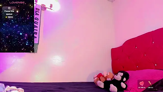 Snapshot of naomy__xx chatting on December 3, 3:14 am naomy xx online show from December 3, 3:14 am