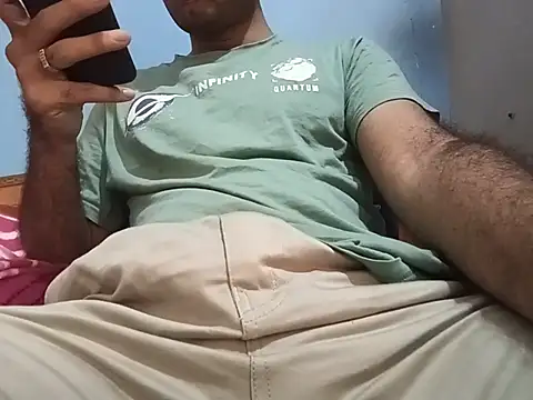 Snapshot of cuckhair chatting on June 7, 7:01 am cuckhair online show from June 7, 7:01 am
