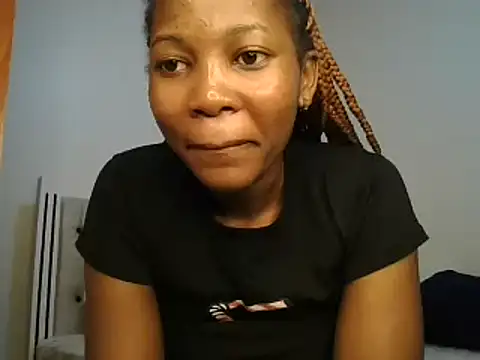 Petitiebooty online show from February 5, 9:15 am