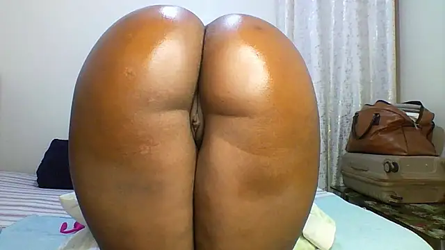 Petitiebooty online show from January 8, 6:16 am