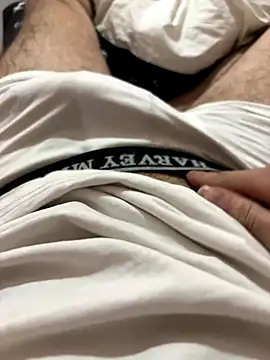 Snapshot of mertkaan27 chatting on November 23, 2:33 am mertkaan27 online show from November 23, 2:33 am