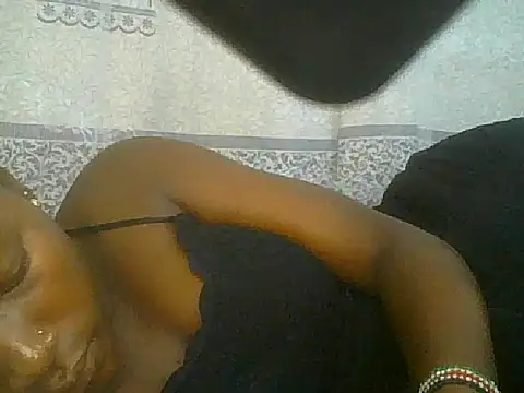 pretty nanah online show from October 6, 8:06 pm