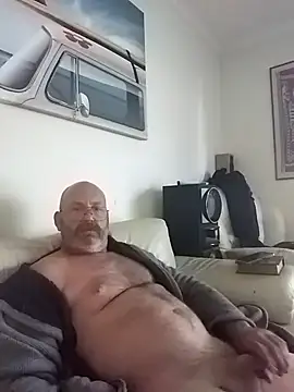 iambradz online show from February 20, 12:30 am