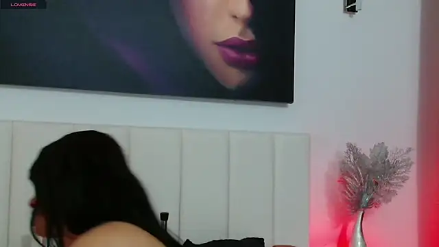 Snapshot of AnnaRos chatting on February 26, 7:05 pm AnnaRos online show from February 26, 7:05 pm