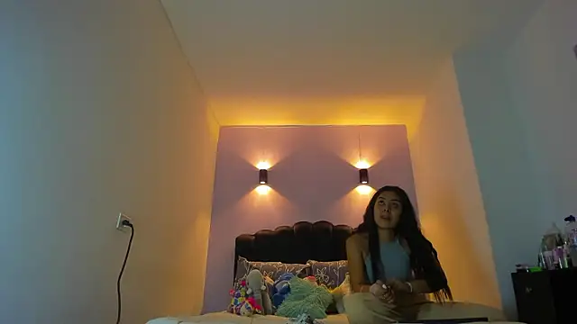 Snapshot of Sofia_Clauss_ chatting on February 8, 3:21 am Sofia Clauss online show from February 8, 3:21 am