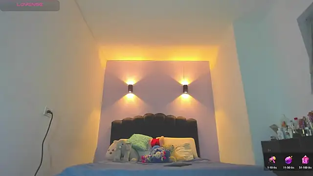 Sofia Clauss  online show from April 4, 4:11 am