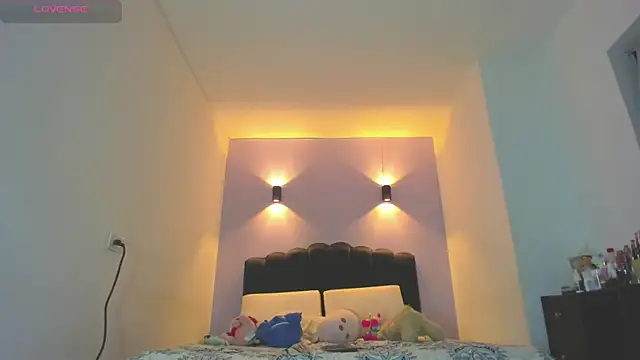 Sofia Clauss  online show from April 12, 4:50 am