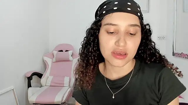 Snapshot of gabriela_duarte1 chatting on April 26, 3:26 am gabriela duarte1 online show from April 26, 3:26 am