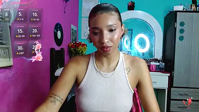 Snapshot of sensitive_brunette chatting on October 9, 12:52 am sensitive brunette online show from October 9, 12:52 am