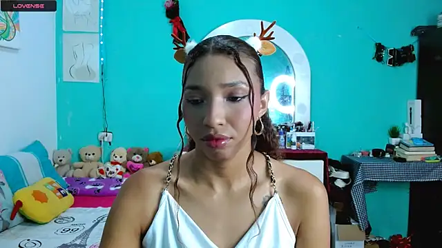 sensitive brunette online show from December 20, 12:51 am