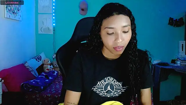 sensitive brunette online show from March 6, 11:45 pm