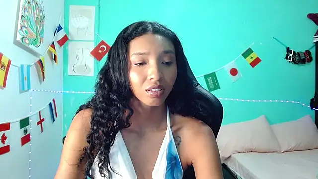 Snapshot of sensitive_brunette chatting on July 8, 10:03 pm sensitive brunette online show from July 8, 10:03 pm