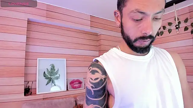 Snapshot of Tom_cooper_ chatting on February 12, 1:06 pm Tom cooper online show from February 12, 1:06 pm