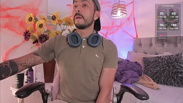 Snapshot of Tom_cooper_ chatting on October 10, 12:26 pm Tom cooper online show from October 10, 12:26 pm