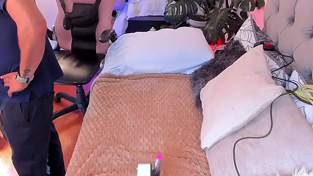 Snapshot of Tom_cooper_ chatting on November 18, 12:42 pm Tom cooper online show from November 18, 12:42 pm