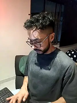 Snapshot of Tom_cooper_ chatting on November 30, 2:48 am Tom cooper online show from November 30, 2:48 am