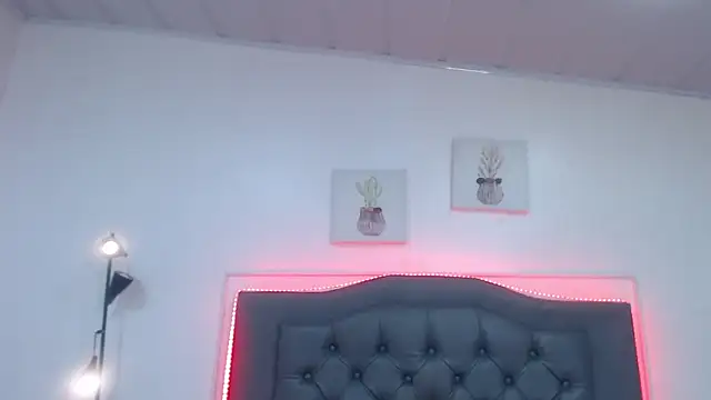 candy lux  online show from October 18, 7:03 pm