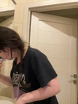 emigooflordXD online show from February 24, 4:26 pm