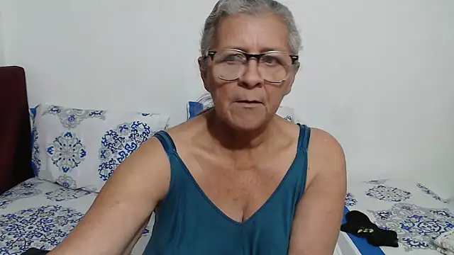 candy mature  online show from April 22, 10:00 pm