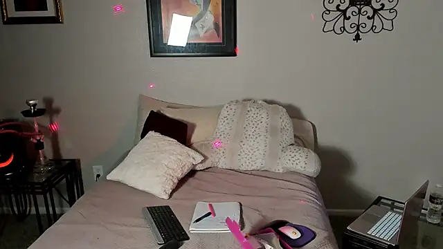 yiauana online show from February 22, 10:18 am