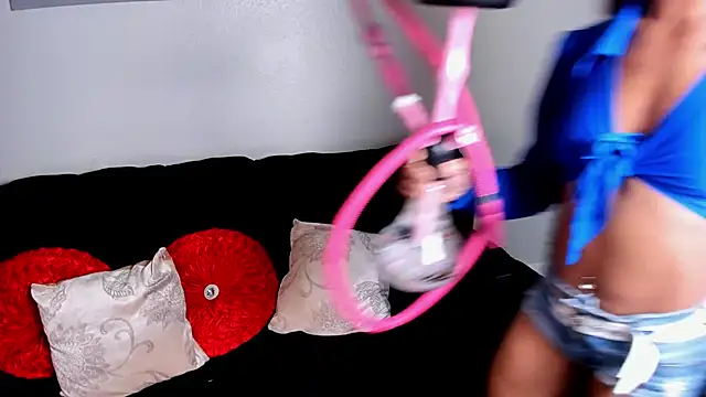 yiauana online show from March 23, 3:10 am