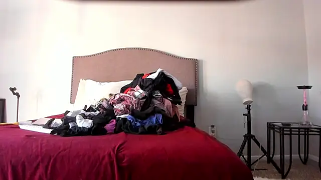 yiauana online show from October 9, 10:41 pm