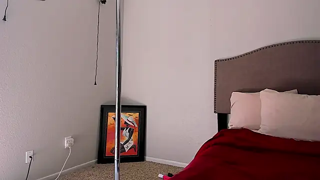 yiauana online show from October 15, 7:14 pm