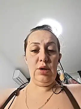 AvaLloyd online show from February 5, 3:55 am