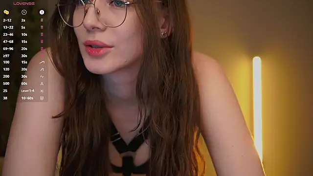 Ester Hill online show from January 19, 1:20 am