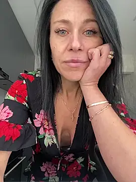 Snapshot of CuteNata chatting on October 9, 11:52 am CuteNata online show from October 9, 11:52 am