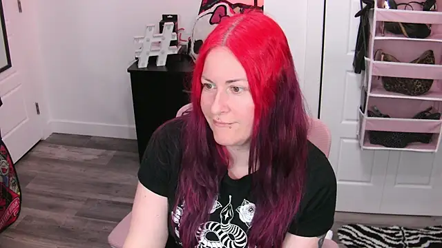 Snapshot of gennyrock chatting on May 3, 1:55 am gennyrock online show from May 3, 1:55 am