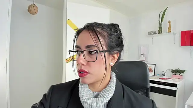 Snapshot of susana_monroy chatting on November 21, 7:01 pm susana monroy online show from November 21, 7:01 pm