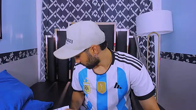 MilanZaire online show from October 23, 12:43 am