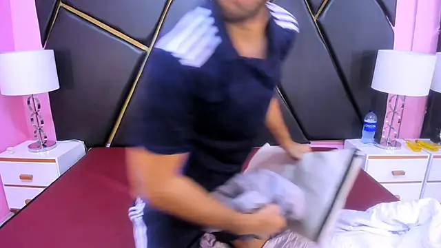 MilanZaire online show from November 8, 2:12 am