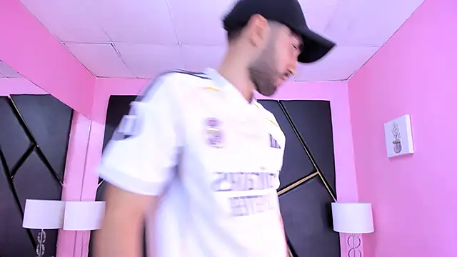 MilanZaire online show from November 15, 12:52 am