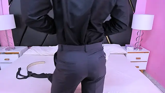 MilanZaire online show from November 15, 9:43 pm