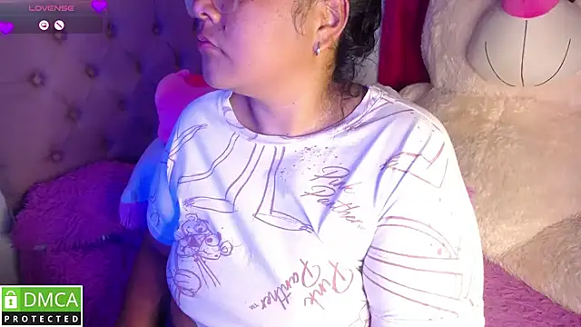 KittyHot20 online show from November 17, 1:44 am