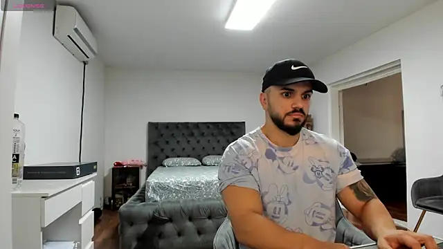 supermanboy94 online show from November 24, 6:35 am