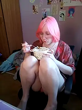 DeviJonson online show from February 12, 2:10 pm